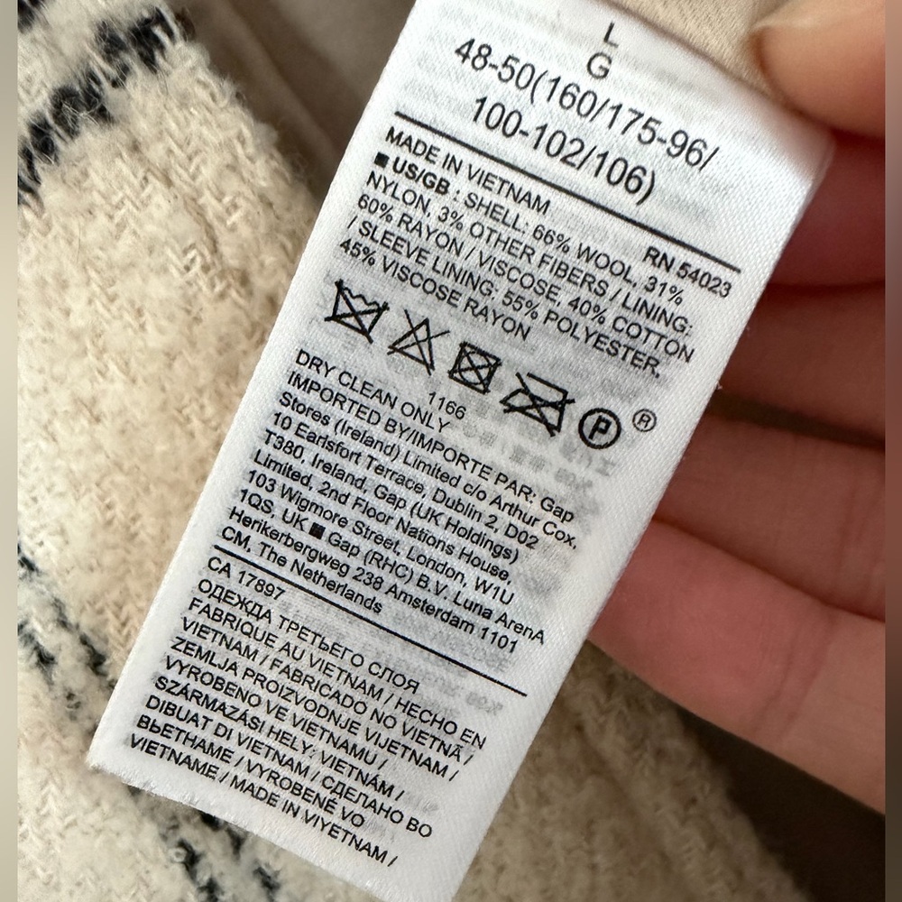 Banana Republic Bouclé Cocoon Wool Oversized Pea Coat in Windowpane Check - Picture 9 of 9